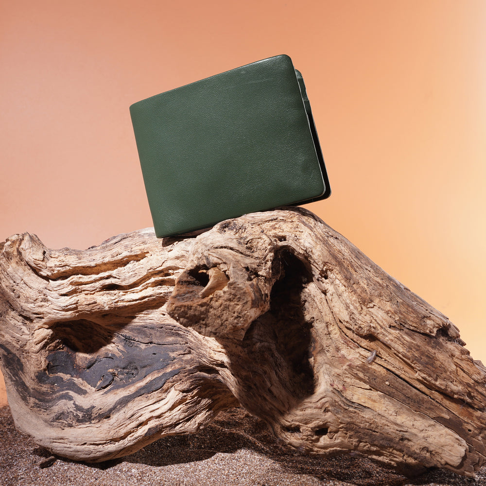 Lambskin Leather Wallet - STITCHLESS